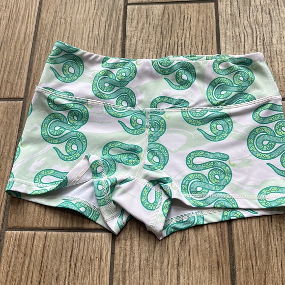 Rokfit booty shorts small 2.5” - Picture 2 of 3